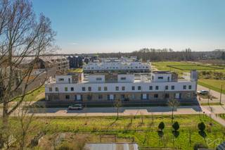 Deze recente en instapklare woning van 2024 biedt alle comfort en troeven voor een modern gezin. Met 3 volwaardige slaapkamers, een stijlvolle...