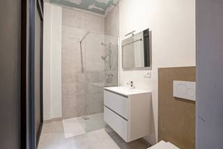 Dit eigentijdse project, gelegen pal in het centrum van Turnhout, omvat 2 appartementen. Het biedt een unieke combinatie van...