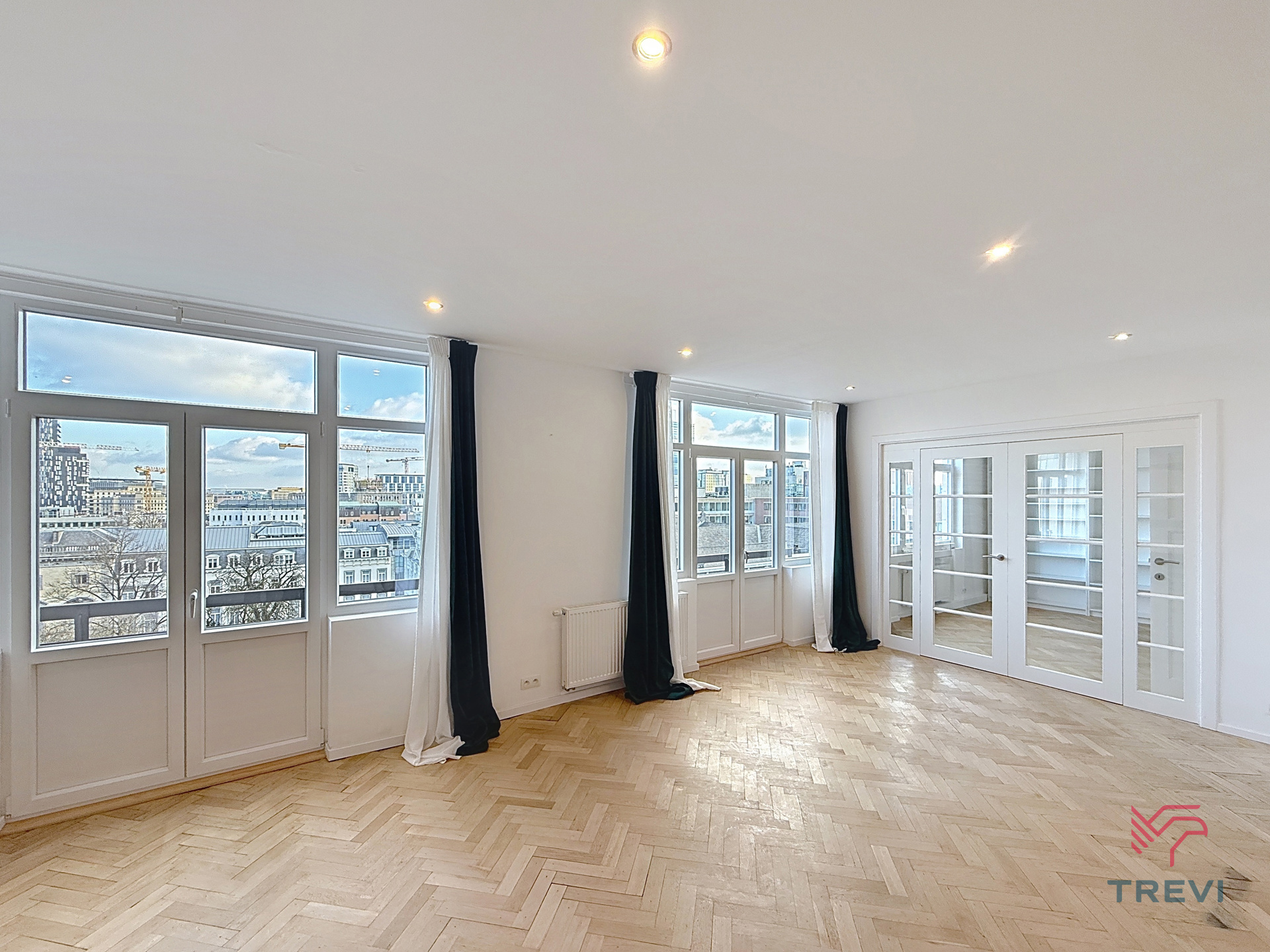 Appartement à louer à Bruxelles avec 3 chambres - photo 2