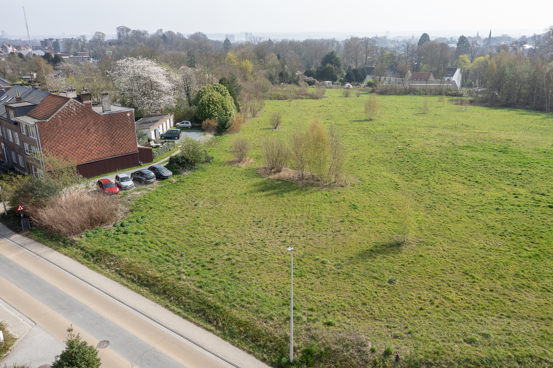 Bouwgrond voor het oprichten van een half-open gezinswoning - foto 4