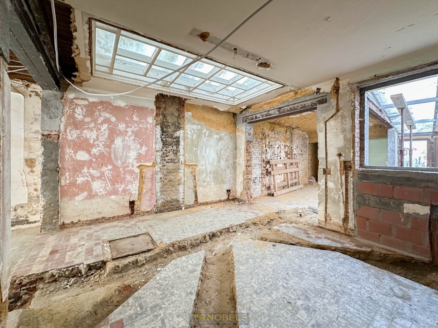 Te koop, verder af te werken stadswoning/opbrengsteigendom te Ronse - foto 5