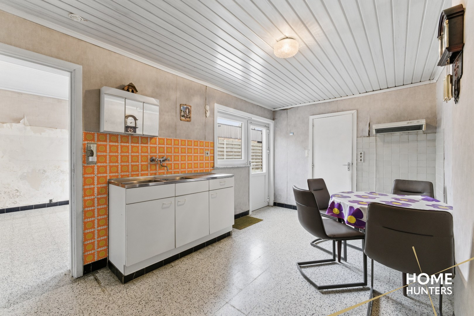 Te renoveren woning met garage en bijgebouw in hartje Poelkapelle! - foto 5