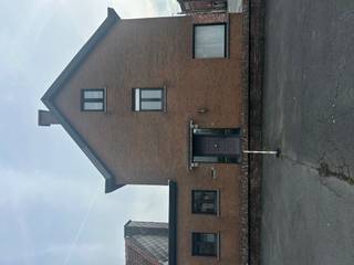 Te renoveren hoekwoning in Wevelgem.Veel potentieel met een lichtelijke woonkamer. De woning heeft 3 slaapkamers en een zolder die nog ingericht moet...