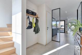 Recente villa (2020) in landelijke, moderne stijl gelegen te KeiemOntdek deze prachtige villa uit 2020, gebouwd in een stijlvolle combinatie van...