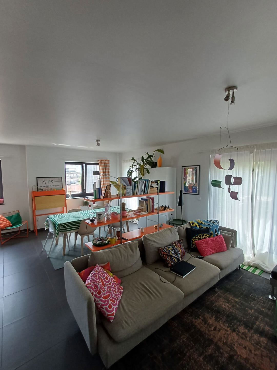 Appartement met 2slk, groot terras en ondergrondje garage - foto 4