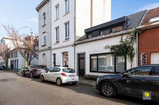 Prachtig gerenoveerde woning met 3 slaapkamers en gezellige stadstuin te Oud Berchem!Sedert 2020 werd deze charmante woning hoogwaardig gerenoveerd...