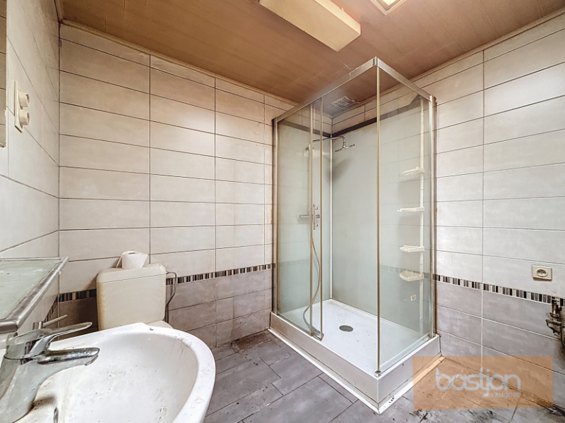 Te renoveren woning met 4 slaapkamers - foto 5