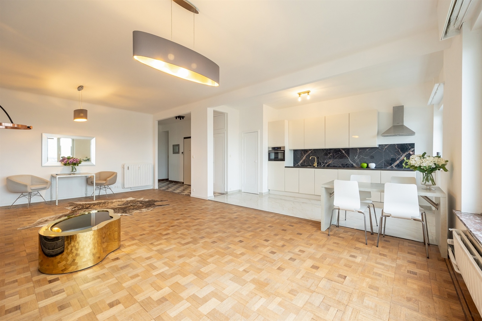 Jan Van Rijswijcklaan ∣ Fully renovated flat 4 bedrooms/2 bathrooms + 2P - photo 2