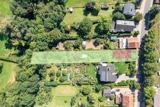 Prachtig perceel van 9a57 voor een halfopenbebouwing met een straatbreedte van 11m en diepte van +/- 85m.Gelegen in een groene omgeving in het...