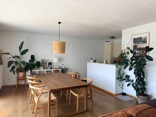 <strong>Dit appartement is beschikbaar vanaf 1 oktober 2026! <br />Incl. 2 parkeerplaatsen!<br />Vaste kosten: € 75,00 / maand</strong><br /><br />Op zoek naar een gezellig appartement met een uitstekende ligging? Dan is dit charmante 2-slaapkamerappartement zeker een bezoek waard.<br />Gelegen op wandelafstand van het bruisende centrum van Hasselt geniet je van alle voorzieningen, winkels, horeca en openbaar vervoer binnen handbereik, terwijl je toch rustig kunt wonen.<br /><br />Het appartement beschikt over een lichtrijke leefruimte, een praktische keuken, twee volwaardige slaapkamers en een verzorgde badkamer.<br />De grote troef is zonder twijfel het ruime terras, waar je in alle rust kunt genieten van een kop koffie, een gezellige maaltijd of een ontspannen moment in de buitenlucht.<br /><br />Bovendien beschikt het appartement over een gunstig EPC-label B, wat garant staat voor een energiezuinige woning en een lager energieverbruik.<br /><br /><strong>Word jij de bewoner van dit prachtig appartement? Surf naar www.vdv-vanderveken.be, kies bij “TE HUUR” voor dit pand en vul de kandidatenfiche in (klik in het gouden balkje op “Ik wil dit pand graag huren!”). Wij contacteren je voor een afspraak! </strong>