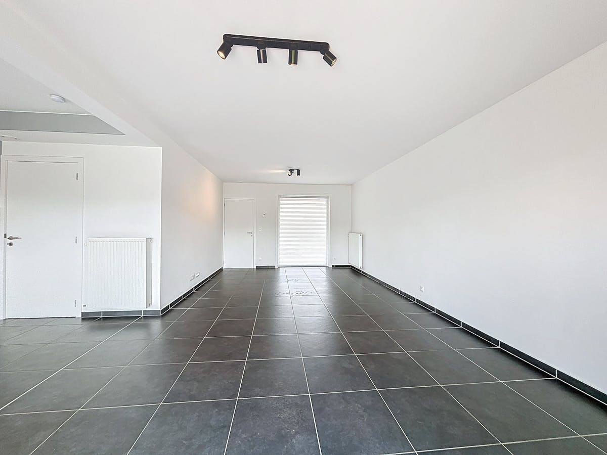 Woning met 3 slaapkamers en tuin te huur in Veurne - foto 4
