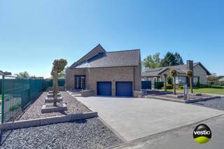 ENERGIEZUINIGE WONING OP 13,52 ARE TE OPGLABBEEKDeze ruime en lichtrijke woning is gelegen langs de Speeltuinstraat vlakbij het centrum van...