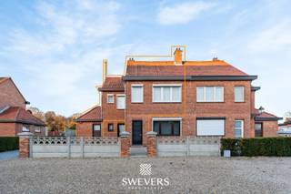 Voor meer info en foto’s, surf naar www.swevers.be – Dit appartement in Koersel biedt 94 m² bewoonbare oppervlakte verdeeld over twee verdiepingen...