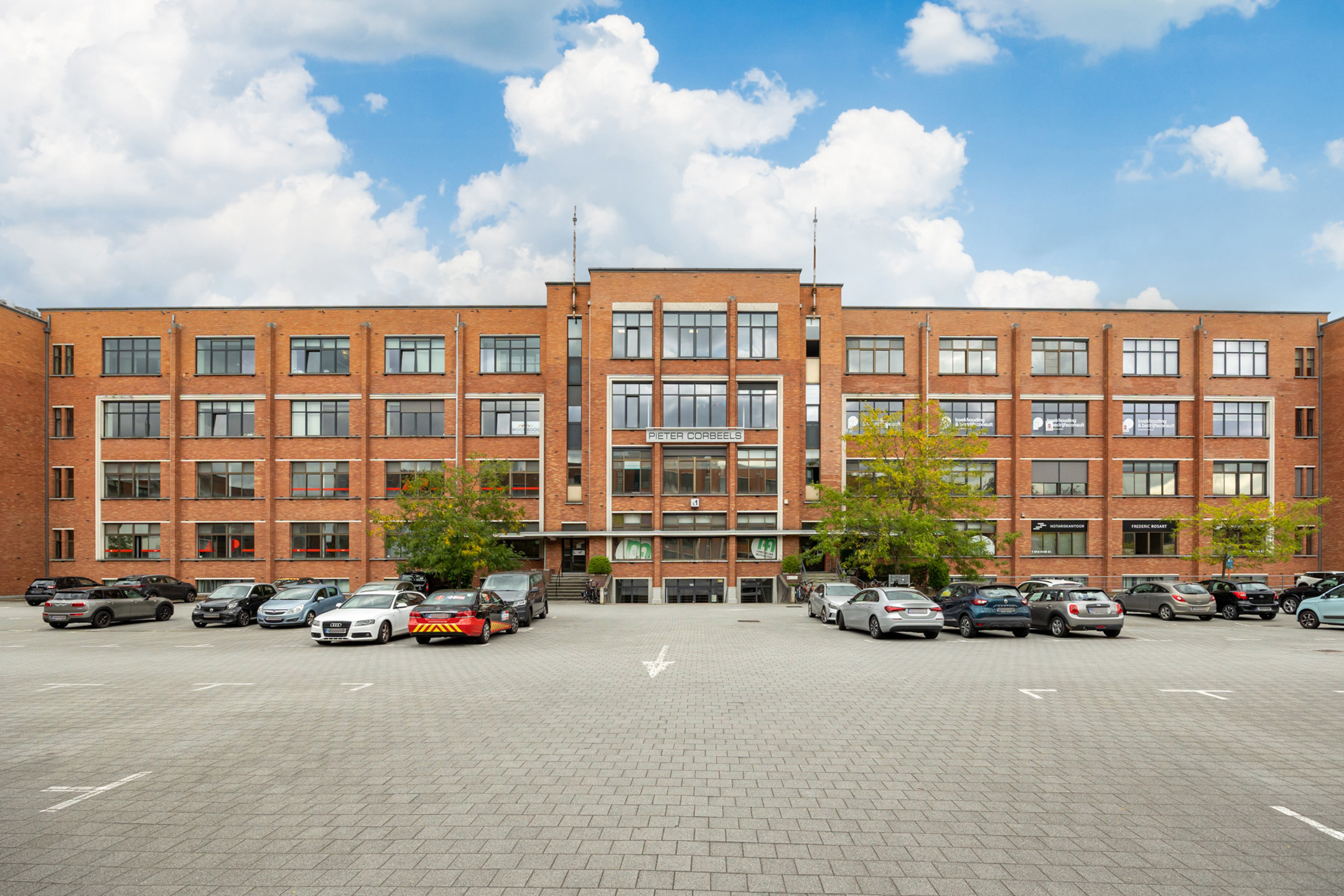 274 m² kantoren in administratief centrum Campus Blairon - foto 1