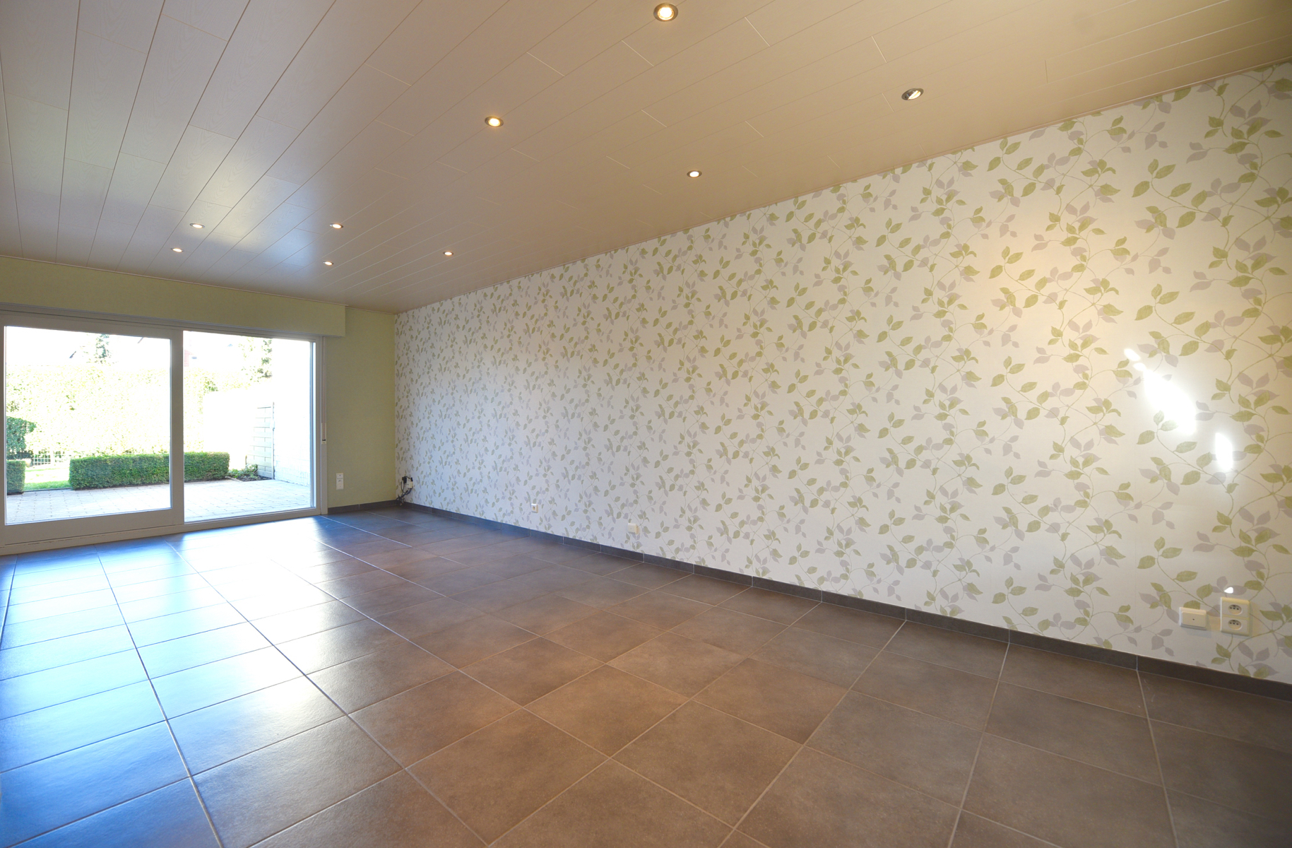 Centraal gelegen woning met 3 slpk, tuin en garage voor 1.100 EUR per maand - foto 5