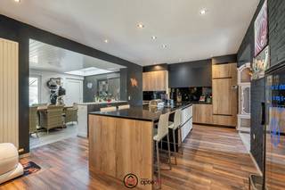 Ben je op zoek naar een ruime woning te koop in Bilzen-Hoeselt, Waltwilder waar je rust, ruimte en mogelijkheden combineert? Dan is deze...