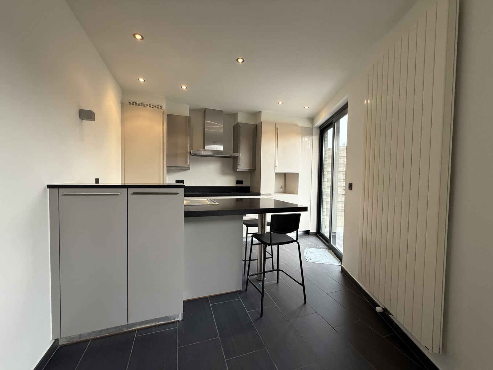 Modern gelijkvloers appartement met tuin in het hart van Geel - foto 3