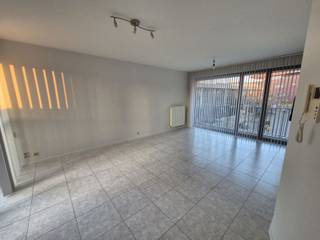 Instapklaar appartement met terras in het hart van Tessenderlo-Ham.Dit gezellige appartement bevindt zich op de eerste verdieping van een goed...