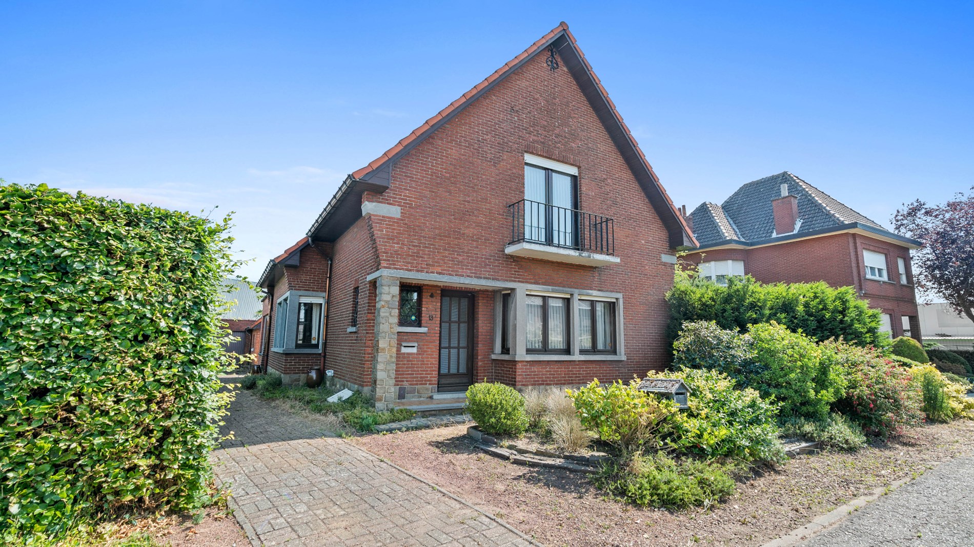 AARSCHOT - Ruime woning met 3 slk, tuin en garage - foto 1