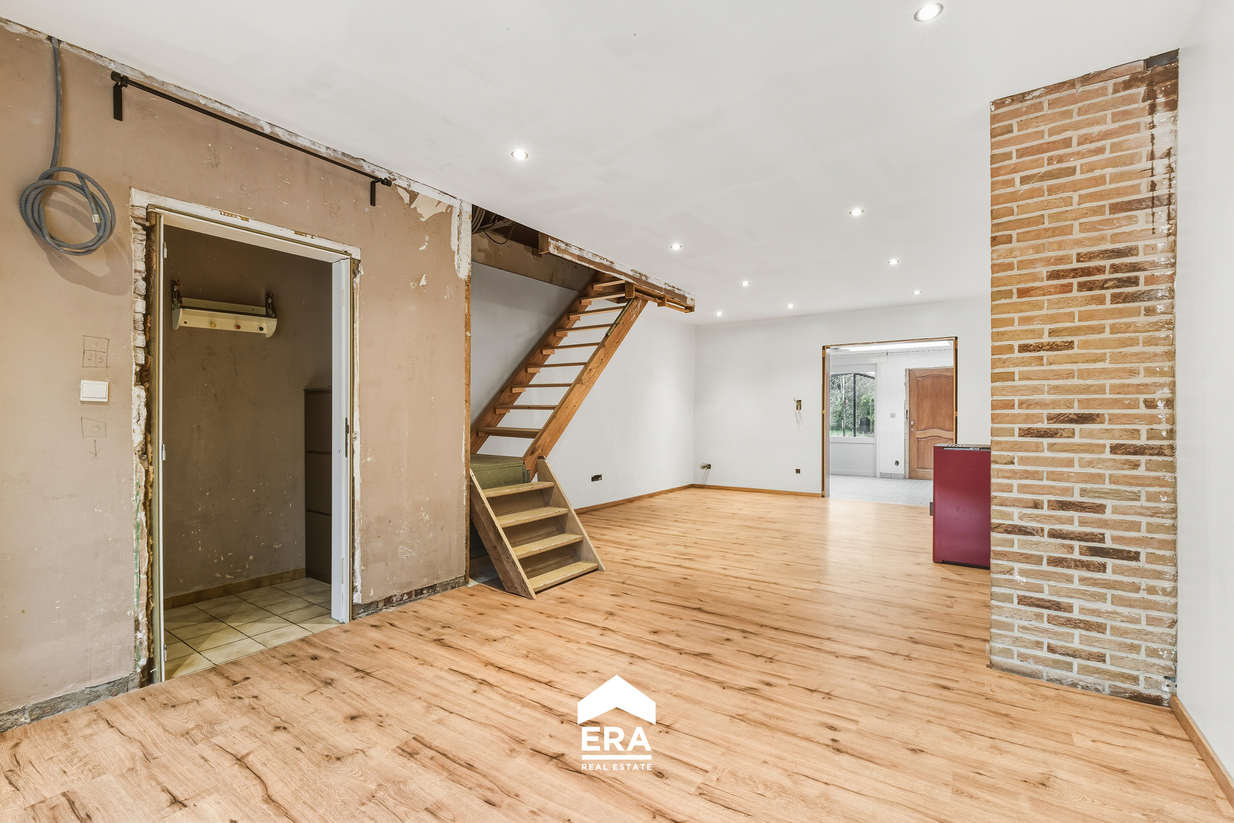 Woning met potentieel met 3 slpks en tuin. - foto 3