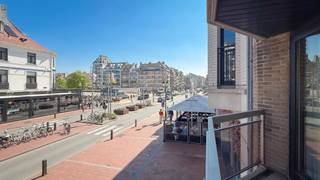 Spacious corner apartment with large terrace in a prime location in Knokke...