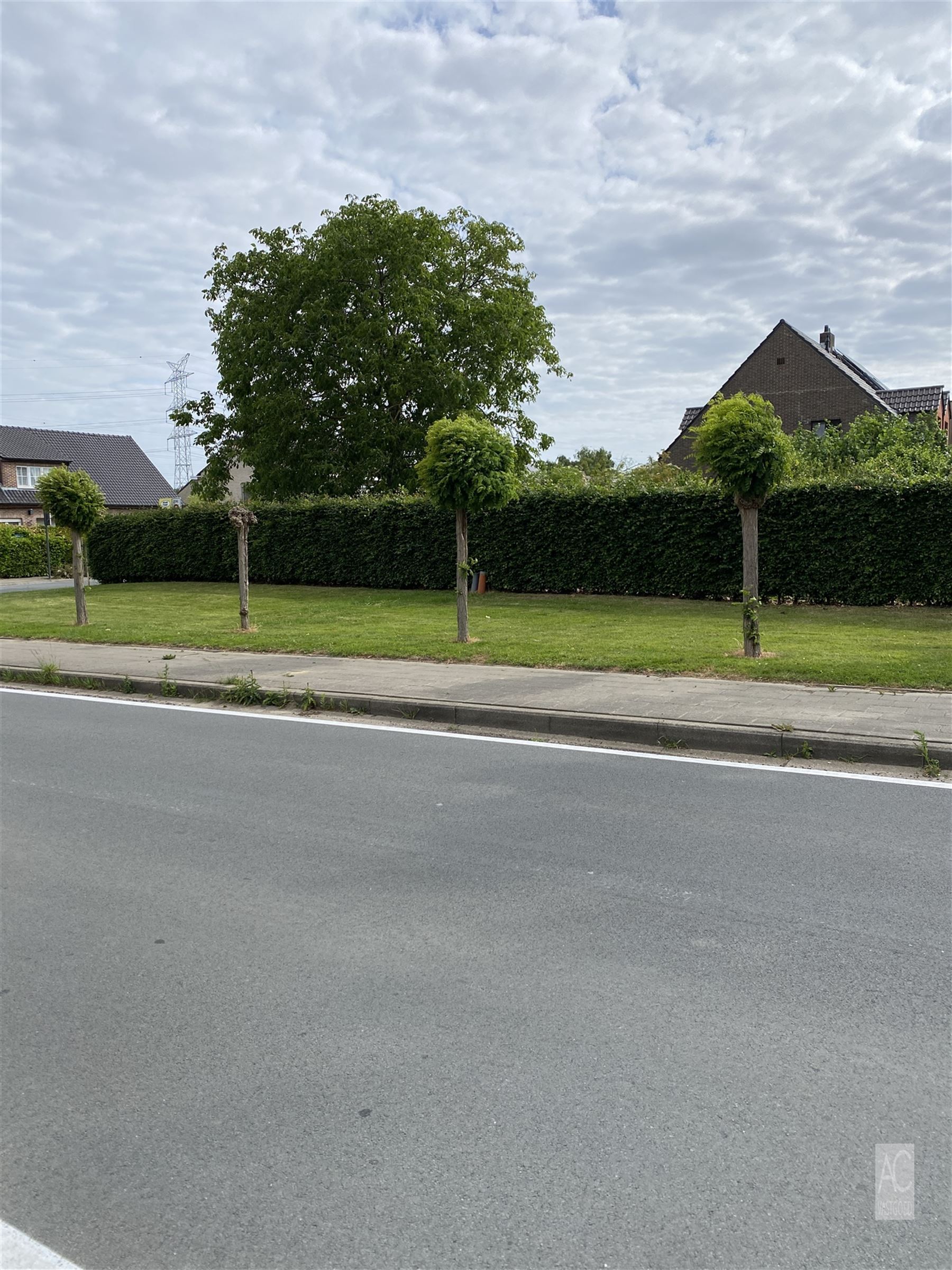 Bouwgrond op toplocatie voor open bebouwing - foto 1