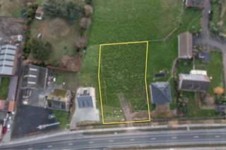 Uniek aanbod in Tielt!Op een strategische ligging vinden we deze bouwgrond voor kantoor op maat terug. De Ruiseleedsesteenweg is een van de...