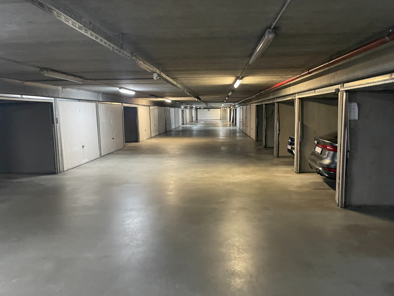 Ruime garagebox in centrum Oostende - photo 4