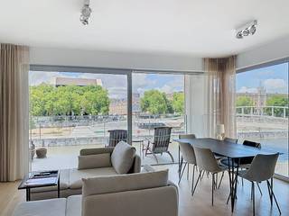 Tour & Taxis - Dit prachtige bemeubeld appartement is gelegen op de 2de verdieping van een recent opgeleverd gebouw aan het kanaal, vlak naast Tour...