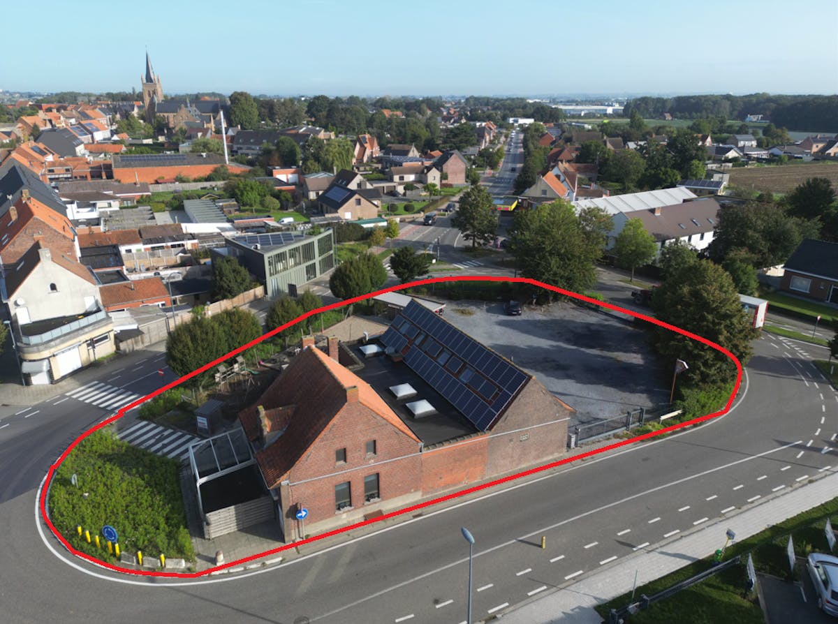 Propriété commerciale avec une maison au rond-point à Westrozebeke - photo 2