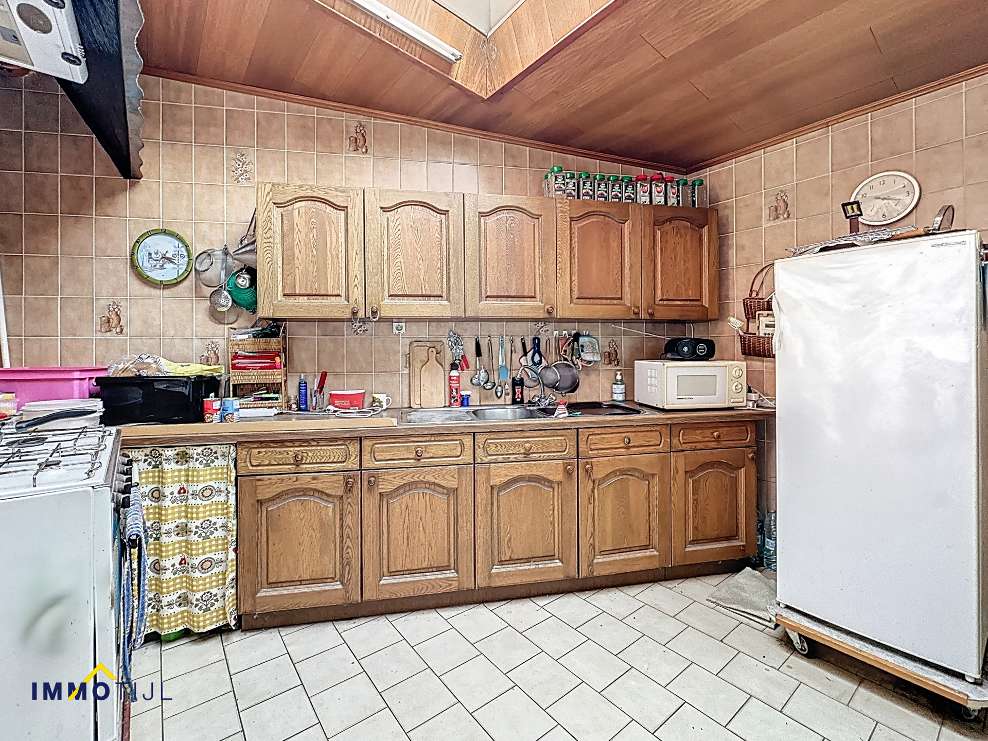 Goed gelegen renovatiewoning met tuin en parkeergelegenheid! - foto 4