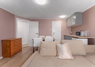 Te koop: 1-slaapkamerappartement in Middelkerke, centraal gelegen nabij winkels, openbaar vervoer en de Zeedijk.Dit appartement op de Koninginnelaan...