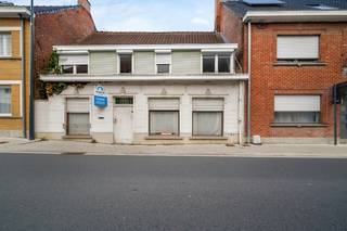 First Visit woensdag 15/4 om tussen 17-18 uur.  Enkel op afspraak !Gits :  te renoveren woning met veel potentieel op topligging.  Opp 461 m²In het...