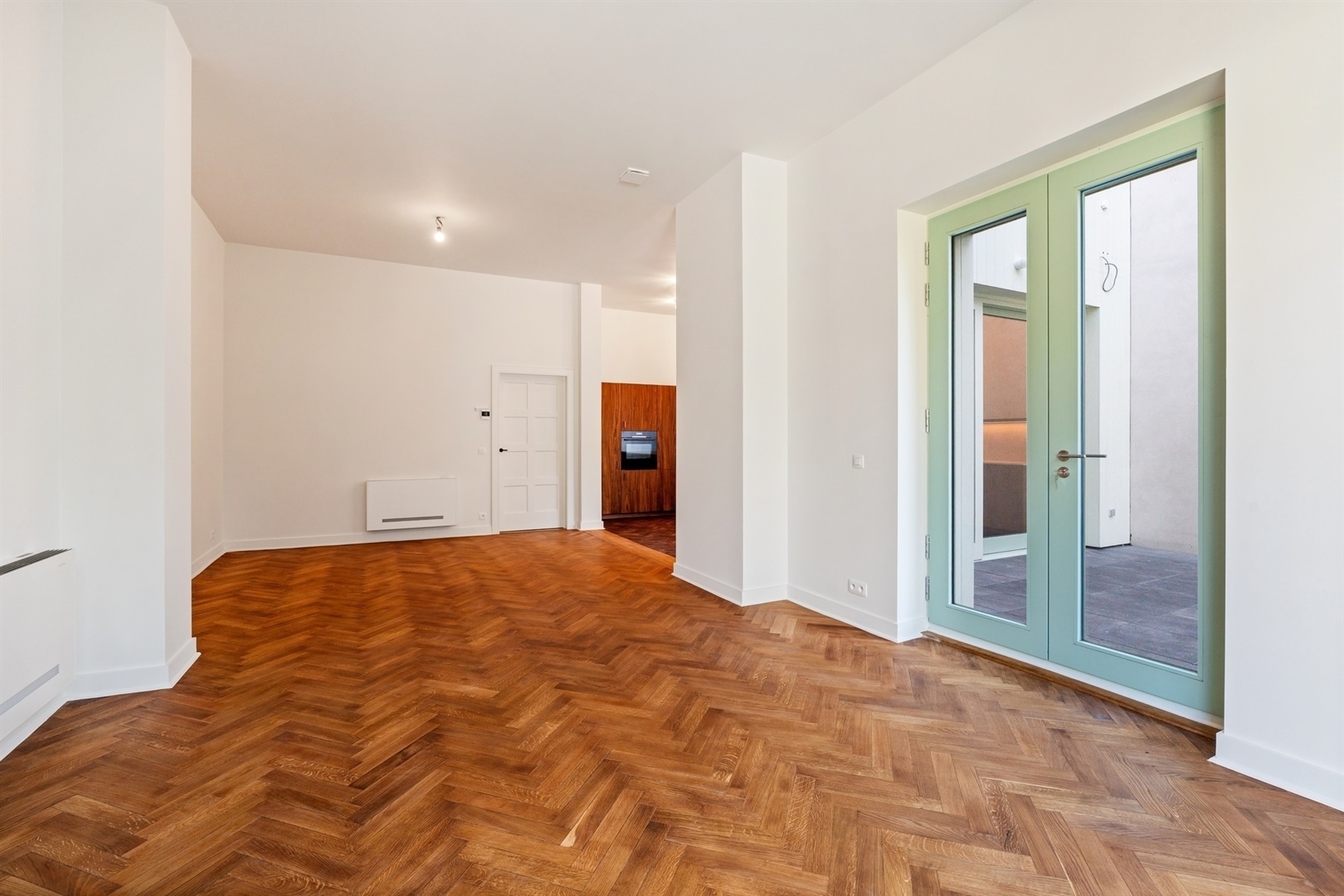 Exclusief gerenoveerd herenhuis met royale tuin aan Coupure! - foto 4