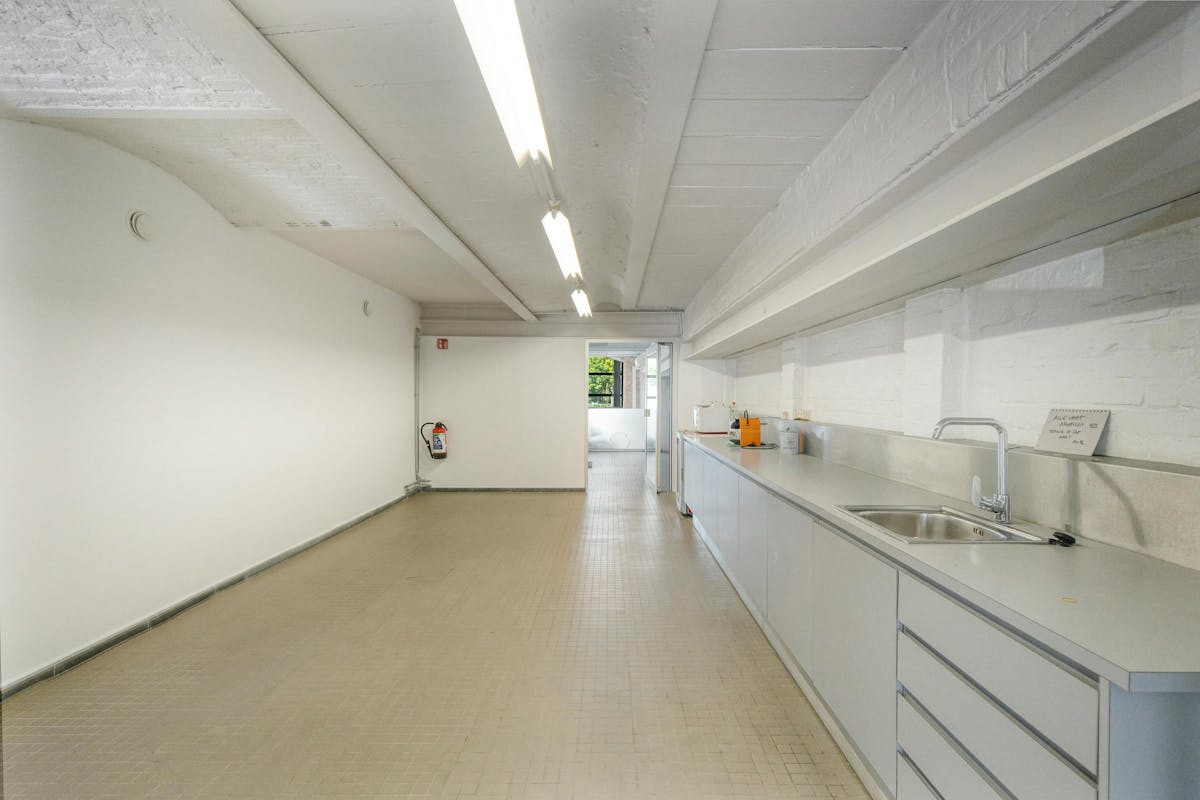 Vlot bereikbare kantoorruimte (405 m²) te huur in Brugge - foto 4