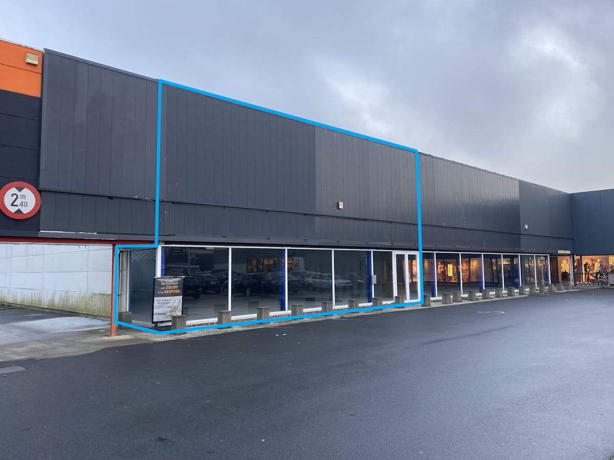 Baanwinkel van ca. 431 m² langs de Brugsesteenweg Roeselare - foto 4
