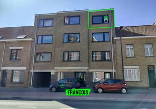 Op zoek naar een slimme investering of een gezellige woonst voor jezelf? Deze instapklare studio te Poperingseweg 79 bus 3A in Ieper combineert comfort met een centrale ligging en is ideaal voor alleenstaanden.<br /><br />Deze gerenoveerde studio bevindt zich op een vlot bereikbare locatie nabij het centrum van Ieper. De woonruimte is praktisch ingedeeld en baadt in natuurlijk licht. De open leefruimte sluit naadloos aan op de ingerichte keuken, wat zorgt voor een aangename en efficiënte woonbeleving. De badkamer is voorzien van alle nodige comfort. Dankzij de recente warmtepomp geniet je bovendien van energiezuinig wonen. Deze eigendom is een uitstekende keuze voor wie compact maar kwalitatief wil wonen in Ieper.<br /><br />De studio is momenteel verhuurd, waardoor dit een interessante investering is.<br /><br />Interesse in deze studio te koop in Ieper? Neem vandaag nog contact op met Immo Francois en plan je bezoek. Actief in Ieper, Zonnebeke en Langemark-Poelkapelle begeleiden wij je graag bij elke stap naar jouw nieuwe thuis.<br /><br />Woning verkopen in Ieper? Vraag je gratis schatting aan bij Immo Francois via ieper@immofrancois.be.<br /><br />