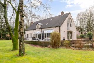 Exclusieve villa met weids uitzicht nabij de Kalmthoutse Heide op ca. 3.050 m²In een uitzonderlijk rustige en groene omgeving, vlak bij de...