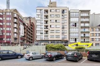 In het gegeerd garagecomplex residentie Strand staat staanplaats 11 te koop.U rijdt binnen in het complex via de brede doorgang.Bij de inrijhoogte...