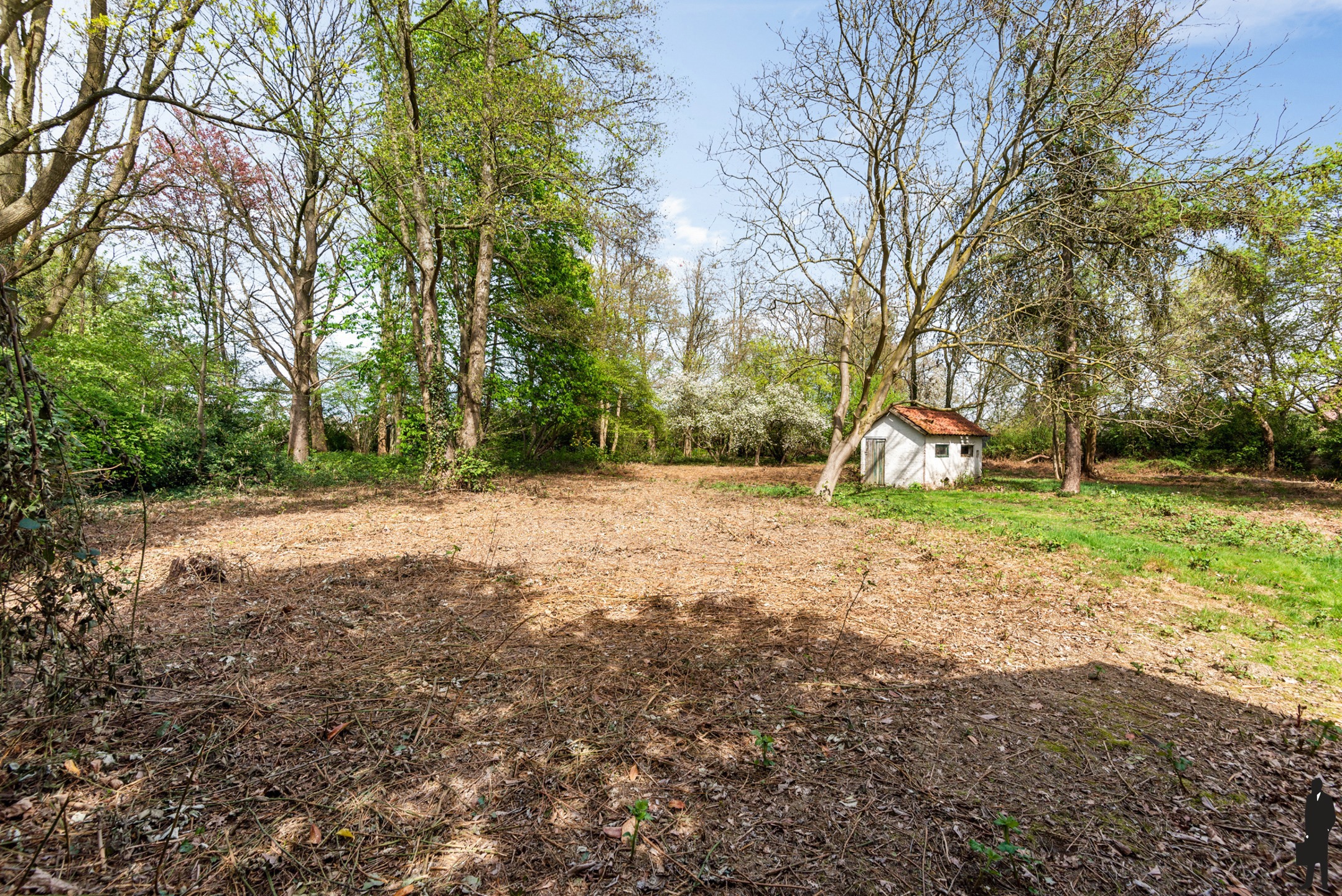 Te renoveren zonevreemde woning op perceel van ca. 6685 m² - foto 3
