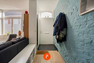 Lichtrijke woning met tal van authentieke elementen. Rustig gelegen vlakbij het centrum van Lauwe en de Leie. Het huis omvat een inkom, gezellige...