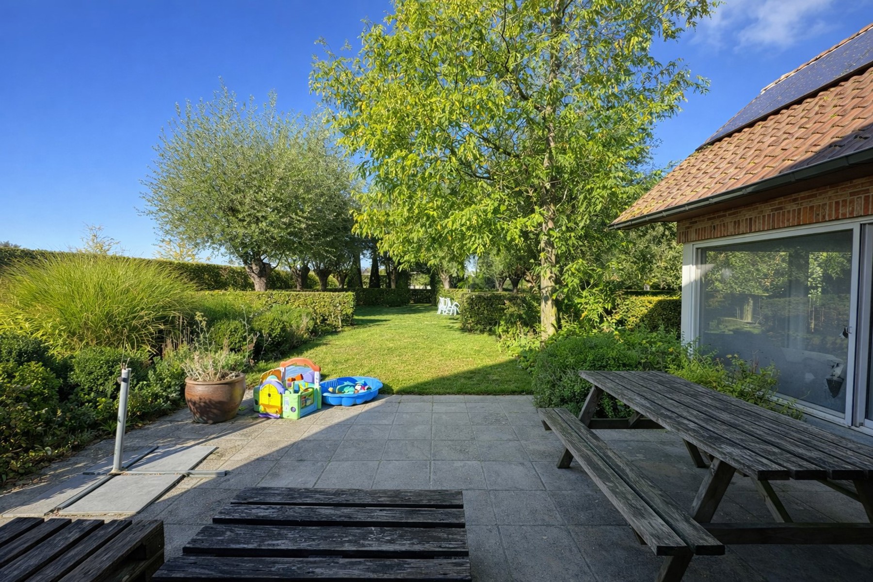 VILLA (5 SLPKS) MET PRACHTIGE TUIN OP 1470 M² - foto 3