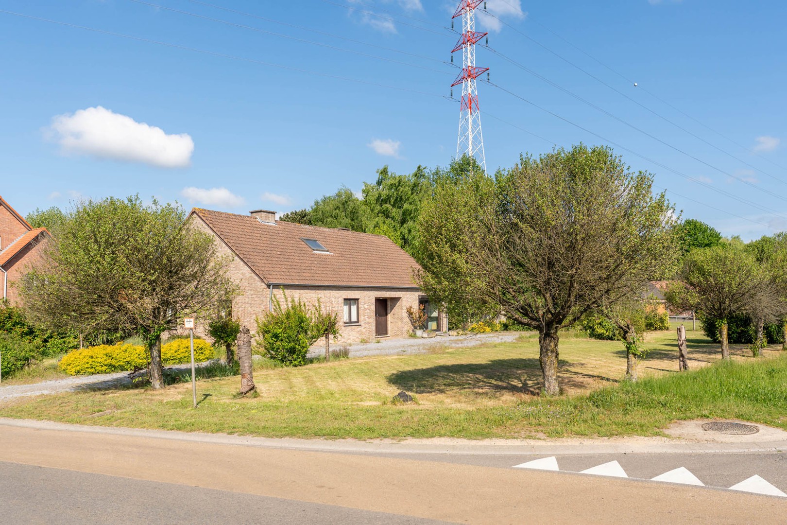 Te renoveren open bebouwing op ruim perceel in Zonhoven (1396 m²) - foto 2