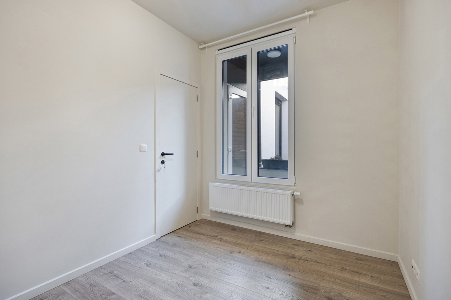 Gerenoveerd appartement (2 slpk) met balkon en fietsberging. - foto 5
