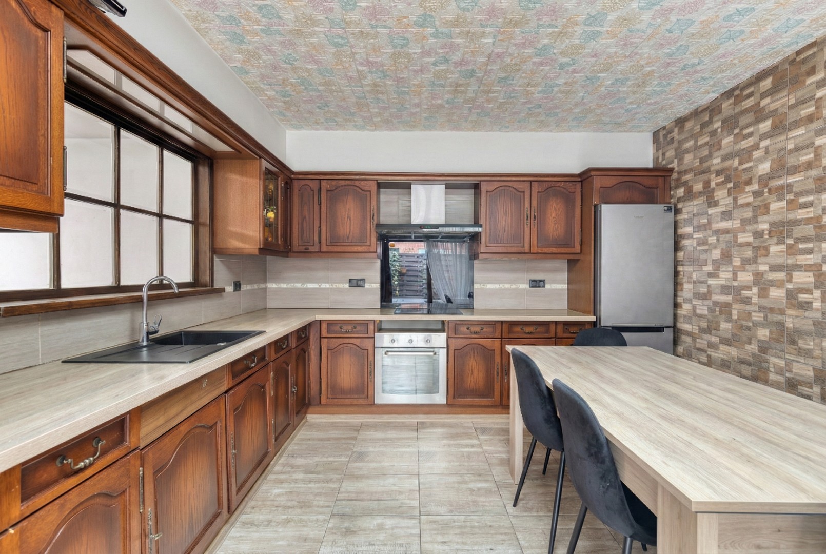 Ruime woning met 5 slaapkamers, zonnige tuin en garage +++OPENDEURMOMENT 11 JULI VAN 10u-12u+++ - foto 4