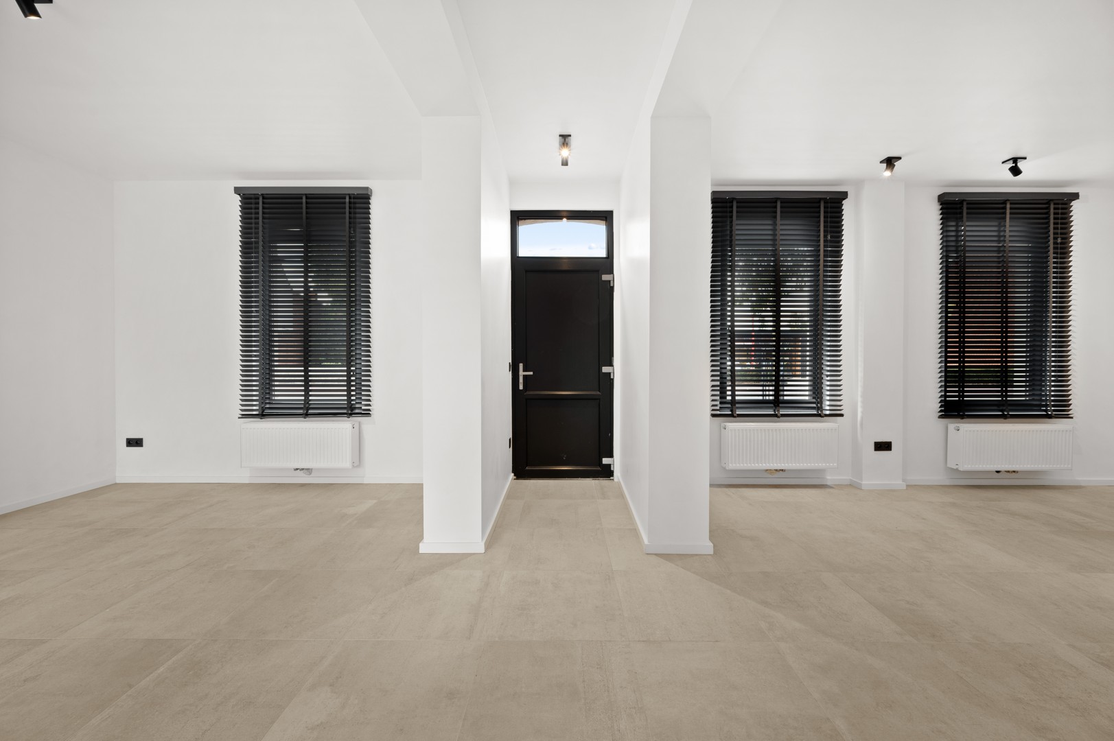 Volledig gerenoveerde rijwoning met 3 slpkm in het centrum van Herselt - foto 5