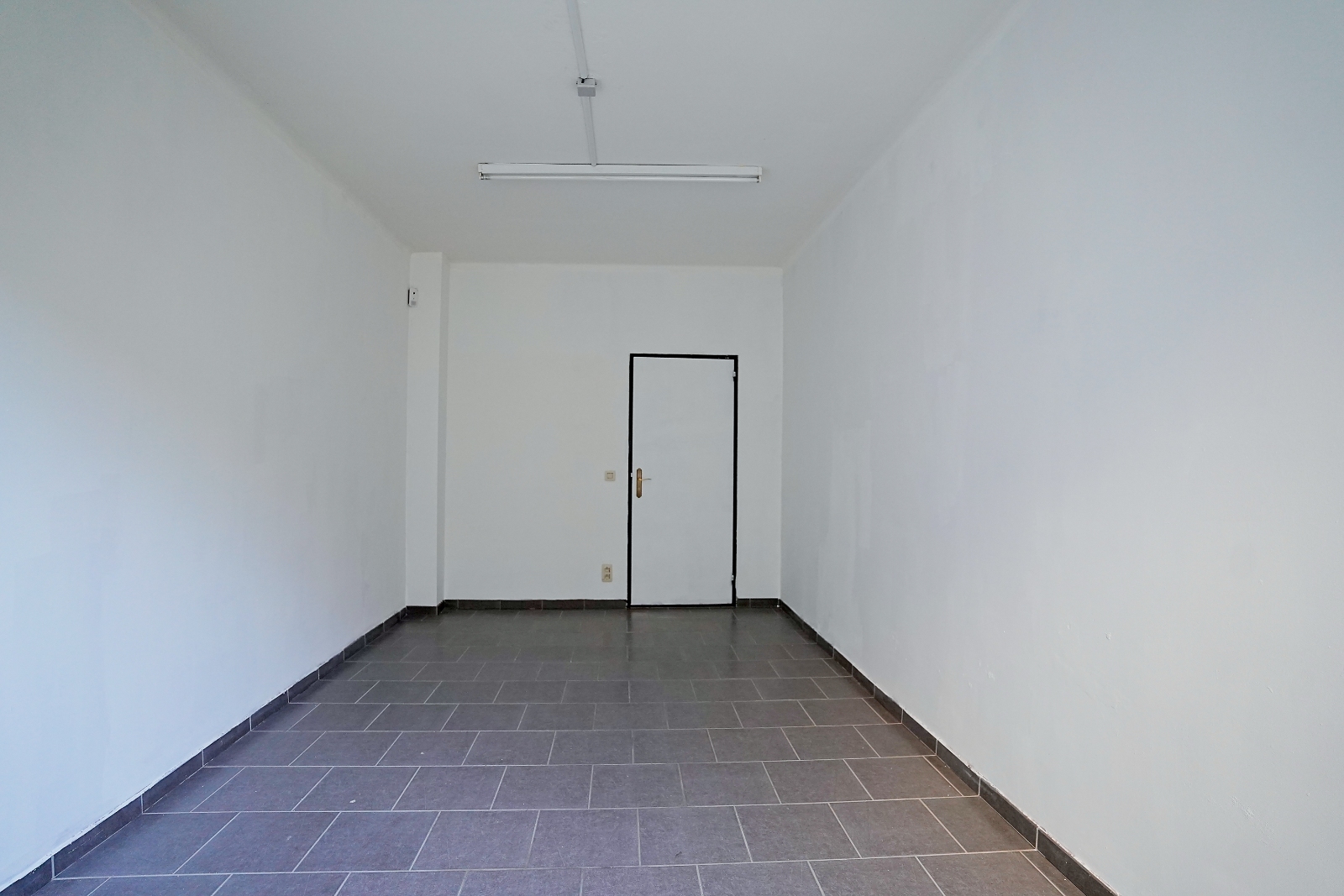 Uitstekend gelegen handelspand in het centrum van Kruibeke - photo 5