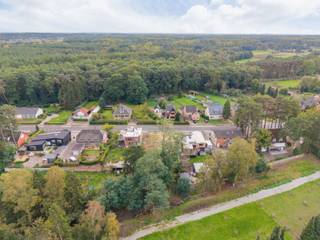 Prachtige bouwgrond voor open bebouwing in Westerlo!<br /><br />Droom je van een eigen woning op een rustige, groene locatie? Ontdek dan deze mooie bouwgrond van 826 m² (8 are 26 centiare), gelegen aan Asberg in 2260 Westerlo.<br /><br />De bouwgrond bevindt zich vlak bij de Beeltjensdreef en de prachtige Merodebossen. Een ideale omgeving voor wie houdt van natuur, rust en ontspannende wandelingen of fietstochten. Bovendien ligt het centrum van Westerlo op fietsafstand, waardoor je geniet van een mooie combinatie van groen wonen en een vlotte bereikbaarheid.<br /><br />Bouwen aan jouw droomwoning:<br /><br />-Perceeloppervlakte van 826 m²<br />-Geschikt voor open bebouwing<br />-Gelegen in een groene en aangename omgeving<br />-Op fietsafstand van het centrum van Westerlo<br /><br />Hier combineer je het comfort van een eigen woning met de rust van een groene omgeving. Geniet van de natuur vlakbij en bereik tegelijkertijd vlot de winkels, horeca en andere voorzieningen in het centrum van Westerlo.<br /><br />Een mooie opportuniteit voor wie zijn eigen woondroom wil realiseren op een gegeerde locatie!<br /><br />Woongebied – Vergunning verleend – verkavelingsvergunning – Geen dagvaarding – Geen voorkooprecht<br /><br />Bel ons op 014/95.37.50 of mail naar secretariaat@degroot-celen.be