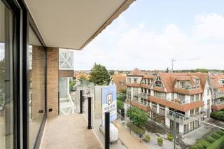 Schitterend appartement met zonneterras en mogelijkheid tot het aankopen van een gesloten garagebox. Twee volwaardige slaapkamers, twee badkamers...