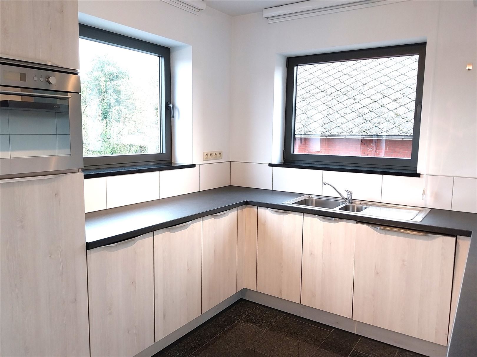 TE HUUR: Zeer ruim duplex appartement met 3 slaapkamers te Zolder! - foto 4
